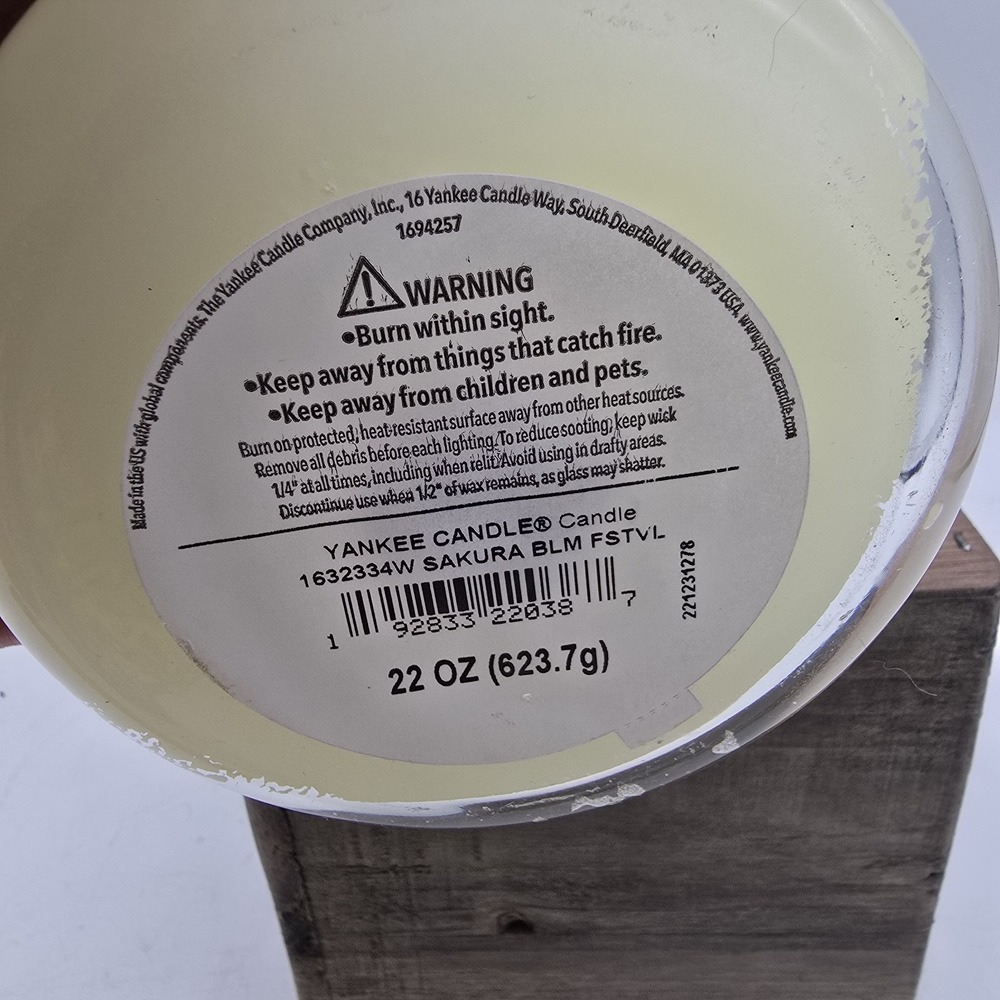 NEW 22oz Yankee Candle: Sakura Blossom Festival - Picture 2 of 3